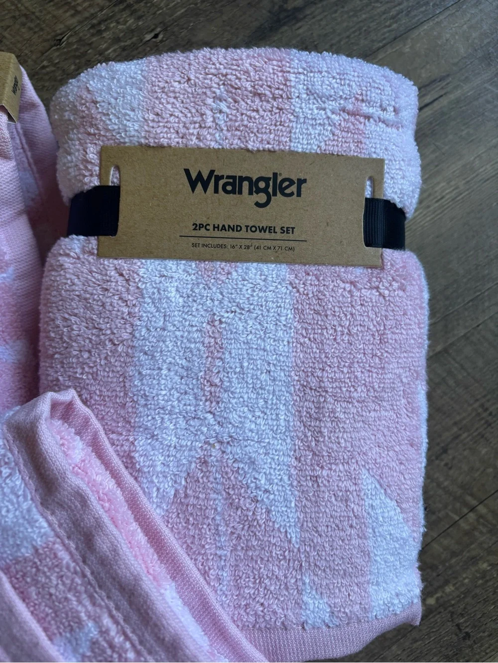 Nwt Wrangler Pink Aztec Bath, Hand and Wash cloth set